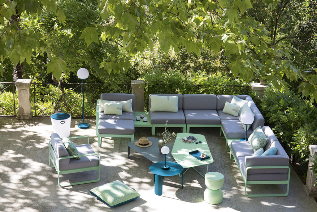 Salon-de-jardin-metal-Bellevie-Table-basse-metal-design-Bebop-table-basse-design-Ultrasofa-Fermob
